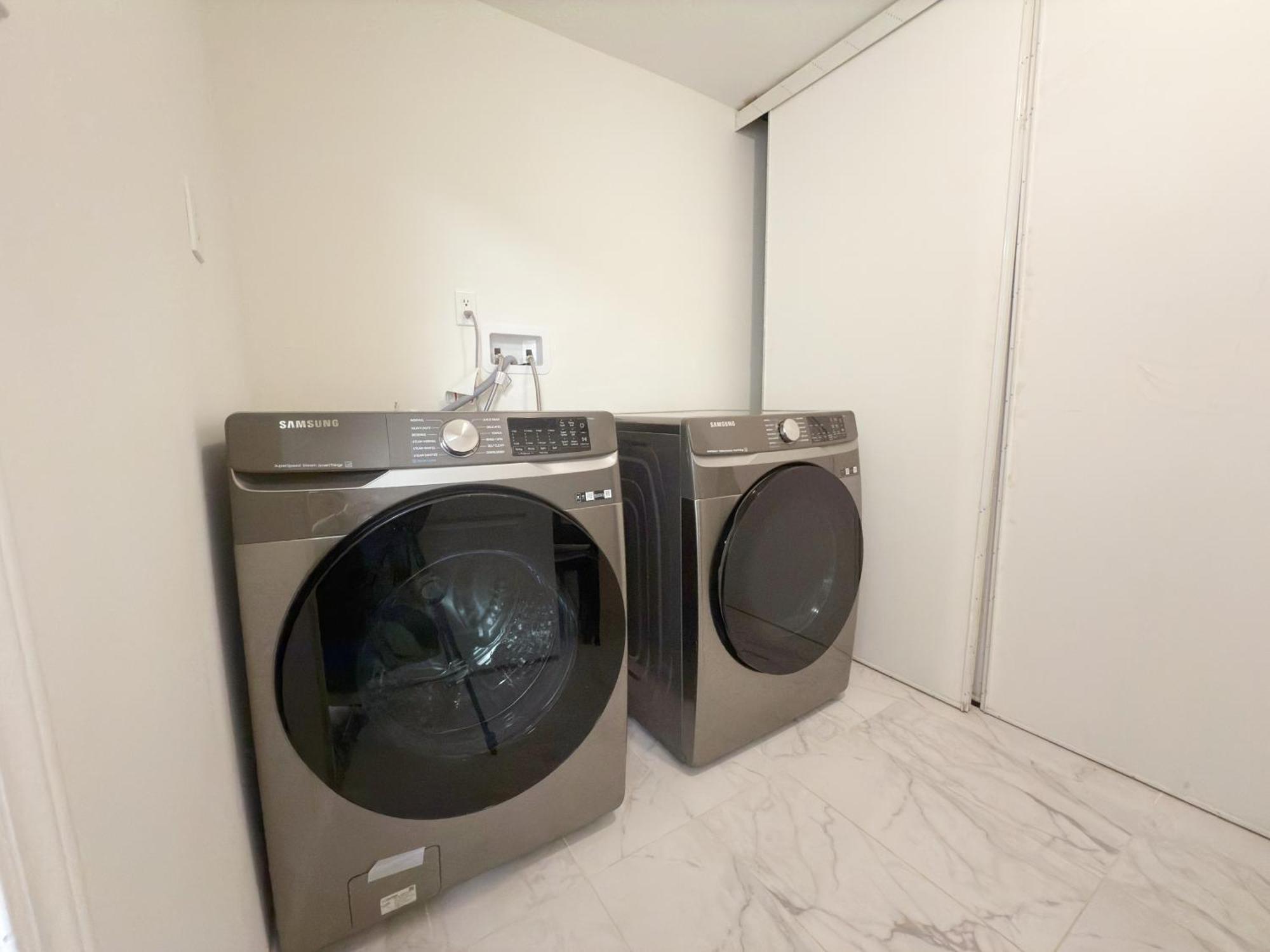 Cozy Room With Private Bath Near Don Mills Subway 多伦多 外观 照片