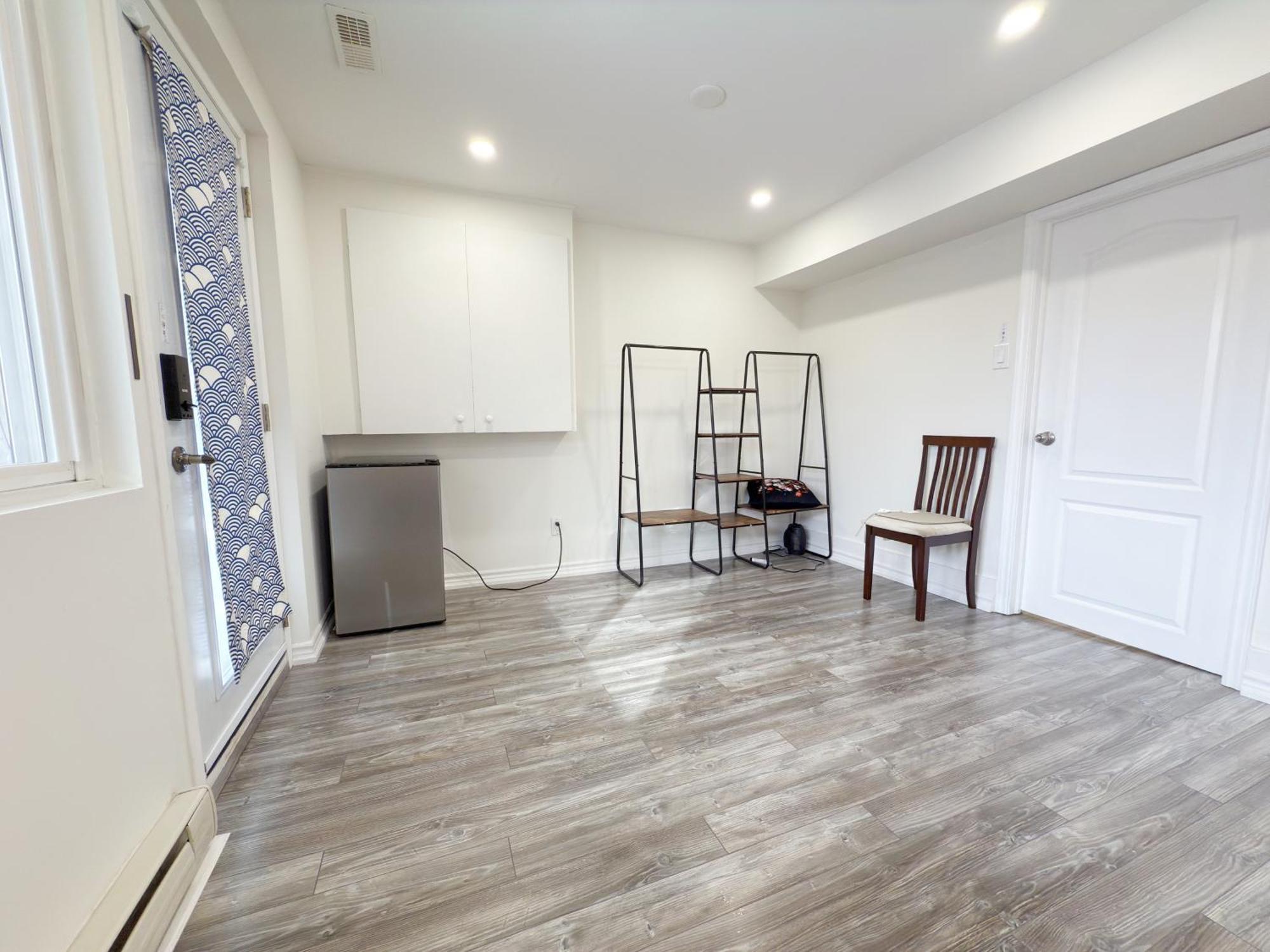 Cozy Room With Private Bath Near Don Mills Subway 多伦多 外观 照片