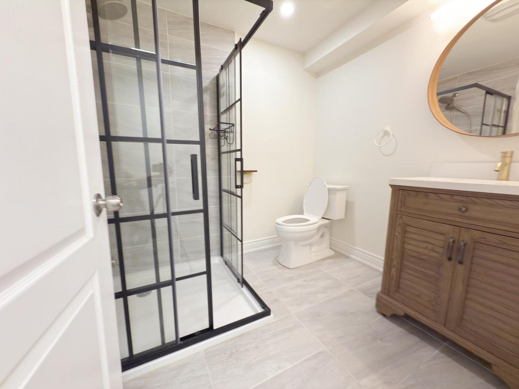 Cozy Room With Private Bath Near Don Mills Subway 多伦多 外观 照片